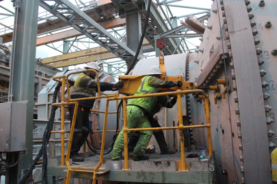 LRT's Liner Removal Tools & Free Standing Jibs Relines Australia